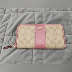 EUC ++++ Coach zipper wallet